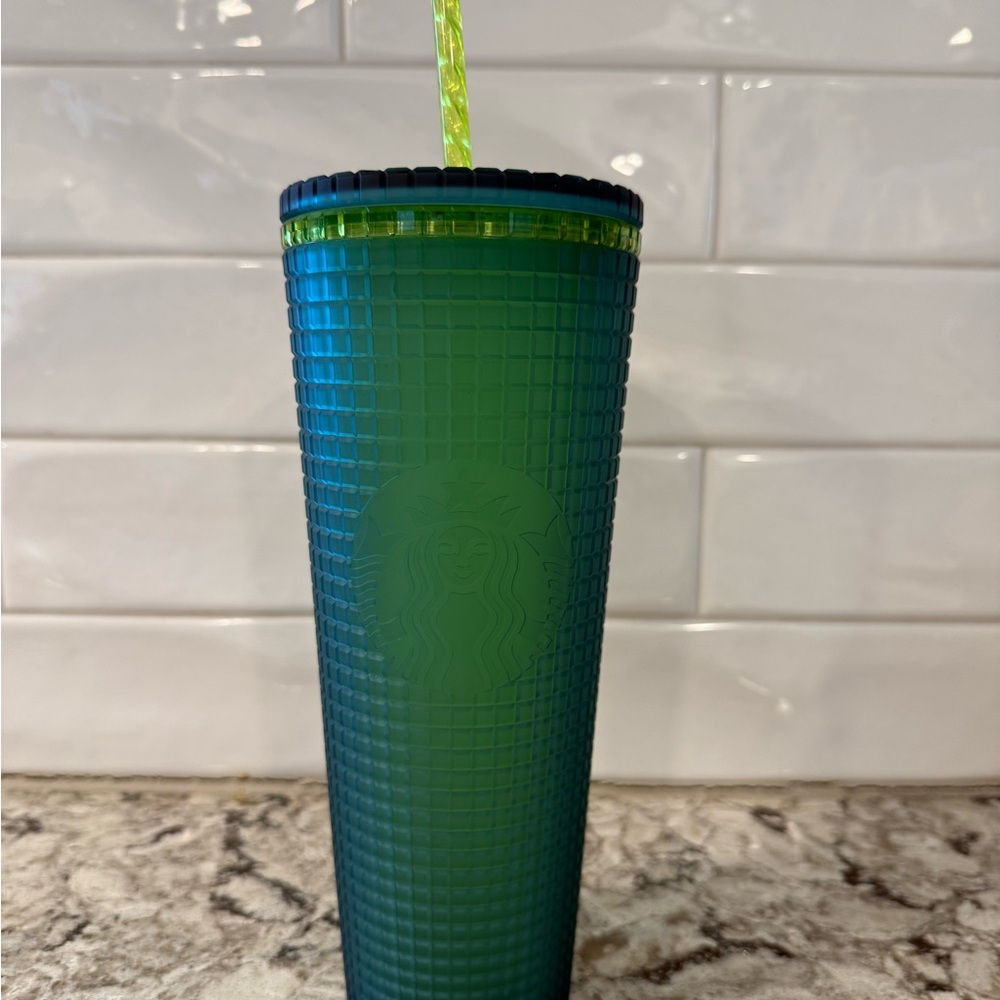 Starbucks 2022 Green/Blue Grid Studded 24oz Venti Tumbler with Straw